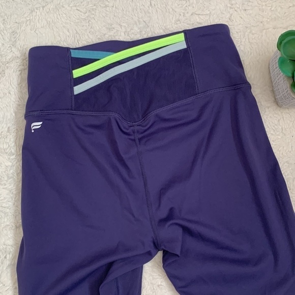 FABLETICS Trinity high waisted pocket leggings Aegean/multi purple - Picture 5 of 6